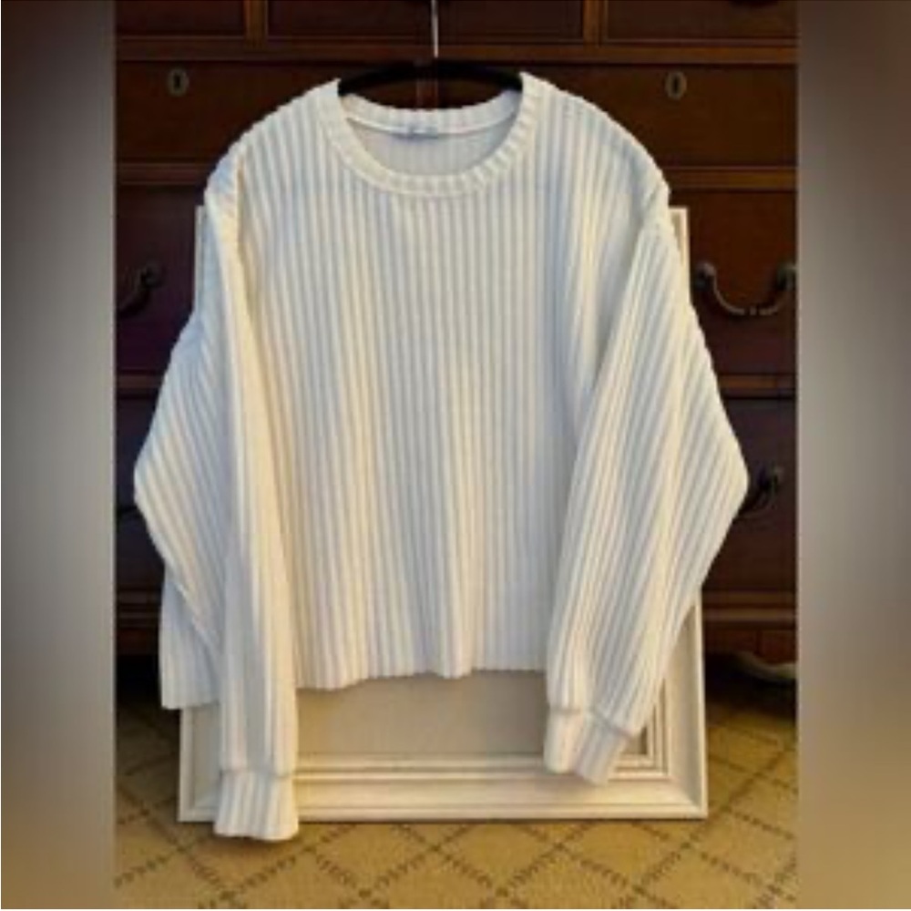 Zara | Sweaters | Zara Oversize
Granny Square Crochet Sweater